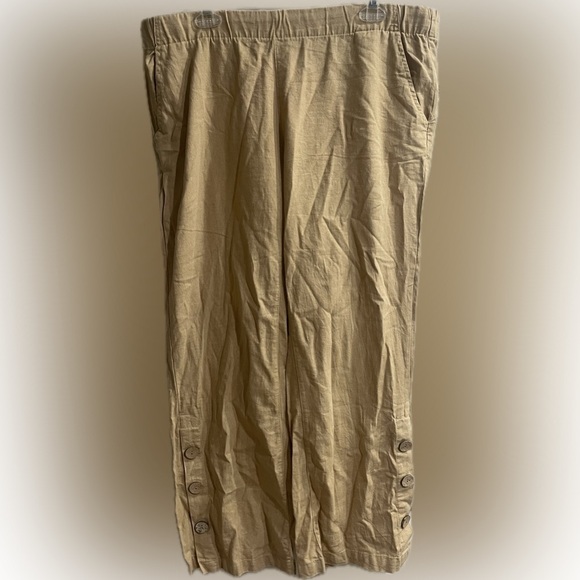 Chadwicks Pants - Super cute khaki pants with a button design on leg! XL
